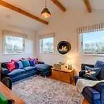 Σπίτι διακοπών Yorkshire Dales Retreat With Hot Tub & Garden Finghall