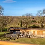Yorkshire Dales Retreat With Hot Tub & Garden Σπίτι διακοπών Finghall