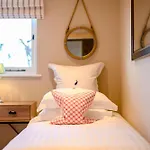 Σπίτι διακοπών Yorkshire Dales Retreat With Hot Tub & Garden *