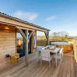 Yorkshire Dales Retreat With Hot Tub & Garden Σπίτι διακοπών *
