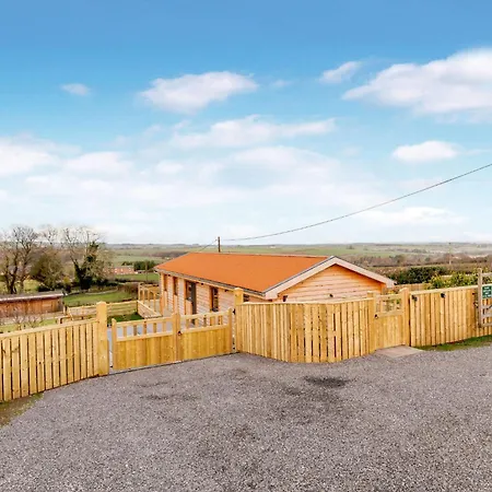 Yorkshire Dales Retreat With Hot Tub & Garden Holiday home Finghall