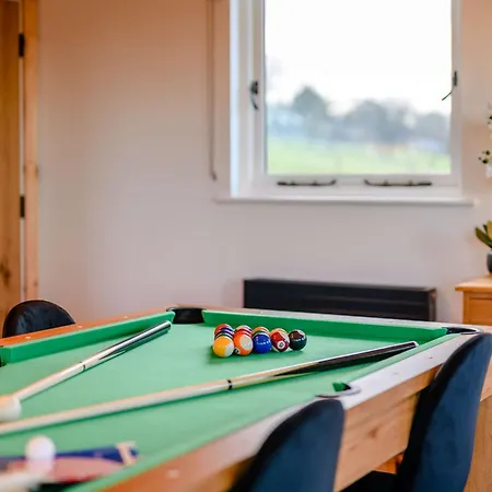 Yorkshire Dales Retreat With Hot Tub & Garden Holiday home Finghall