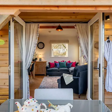 Yorkshire Dales Retreat With Hot Tub & Garden * Finghall
