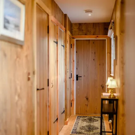 Yorkshire Dales Retreat With Hot Tub & Garden *
