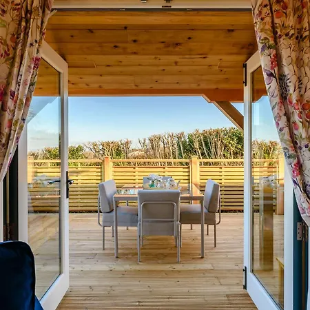 Yorkshire Dales Retreat With Hot Tub & Garden
