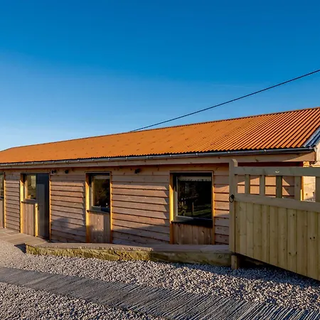 Yorkshire Dales Retreat With Hot Tub & Garden